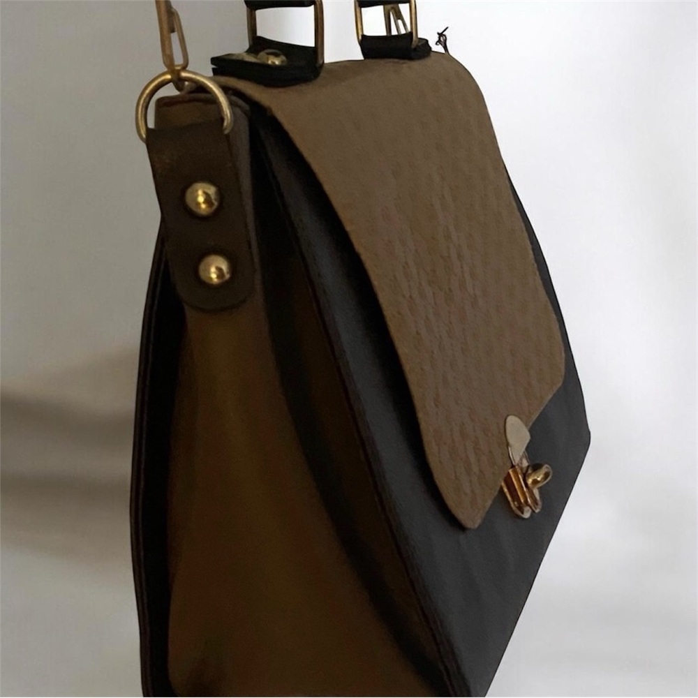 Elegant Brown and Tan Handbag - Picture 7 of 12
